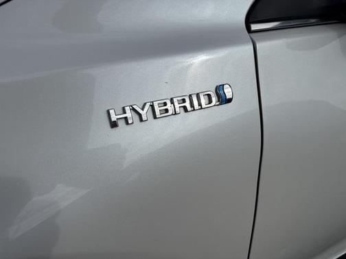 2017 Toyota Camry Hybrid XLE