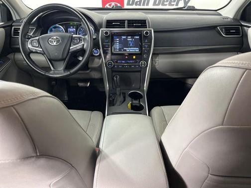 2017 Toyota Camry Hybrid XLE