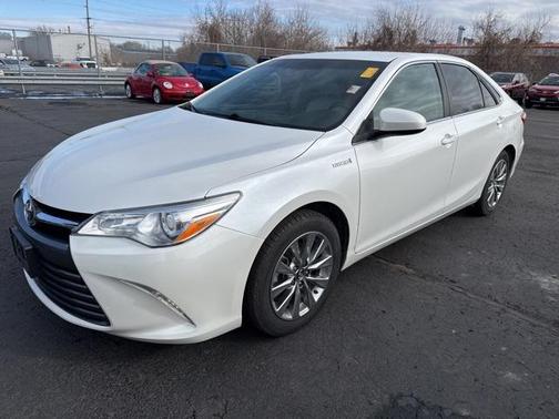 2017 Toyota Camry Hybrid XLE