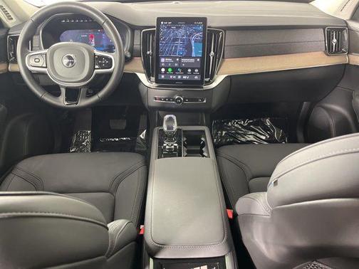 2025 Volvo XC90 B6 Plus 7-Seater