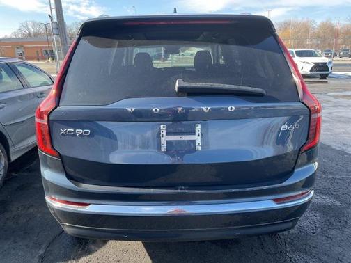 2025 Volvo XC90 B6 Plus 7-Seater