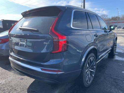 2025 Volvo XC90 B6 Plus 7-Seater