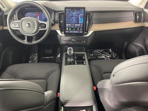 2025 Volvo XC90 B6 Plus 7-Seater