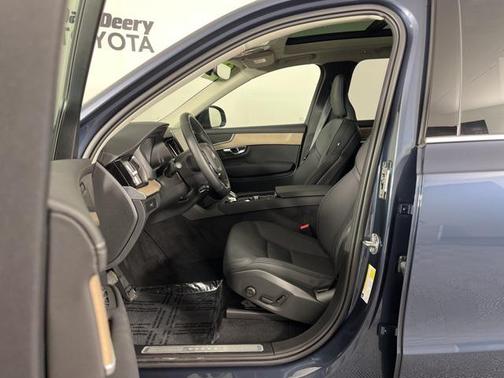 2025 Volvo XC90 B6 Plus 7-Seater