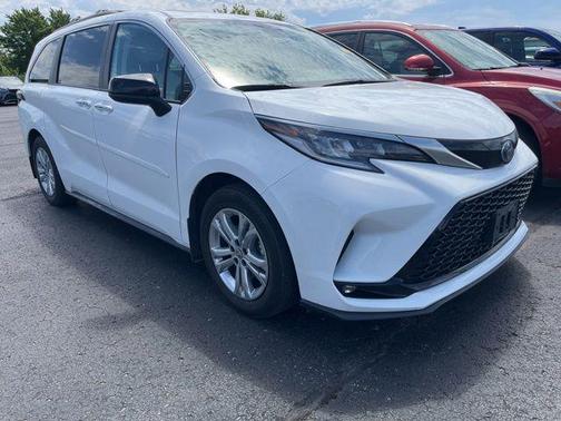 Ice Cap 2023 Toyota Sienna XSE 7 Passenger