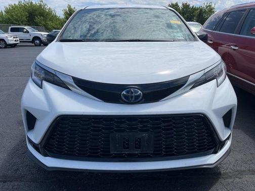 Ice Cap 2023 Toyota Sienna XSE 7 Passenger