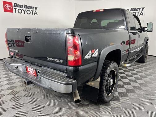 2004 Chevrolet Silverado 2500 LT H/D Extended Cab
