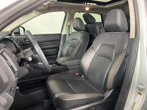 2024 Nissan Pathfinder SL 4WD