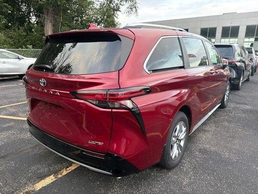 Ruby Flare Pearl 2026 Toyota Sienna Limited