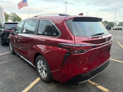 Ruby Flare Pearl 2026 Toyota Sienna Limited
