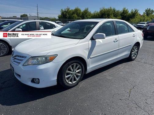 Super White 2011 Toyota Camry XLE