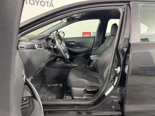 Black Sand Pearl 2022 Toyota Corolla SE