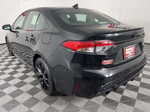 Black Sand Pearl 2022 Toyota Corolla SE