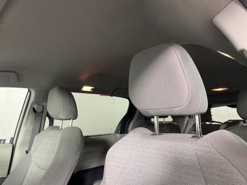 2022 Toyota Sienna LE