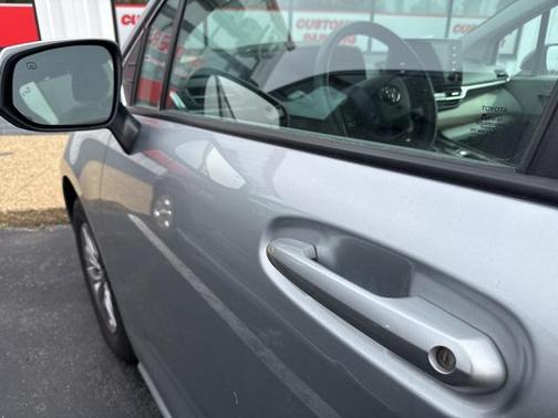 2022 Toyota Sienna LE