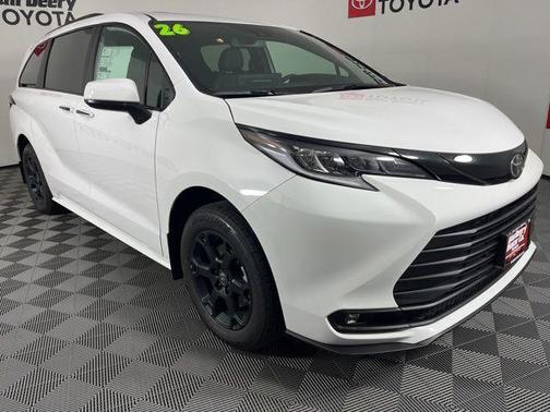 Ice Cap 2026 Toyota Sienna Woodland Edition