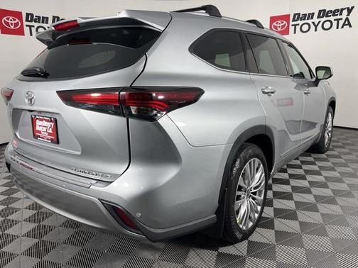 2024 Toyota Highlander Platinum