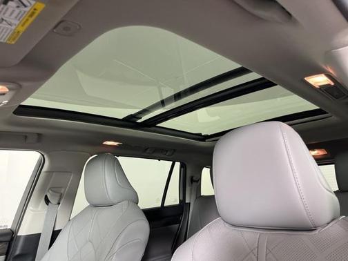 2024 Toyota Highlander Platinum