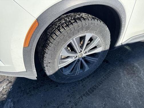 2023 INFINITI QX60 Pure