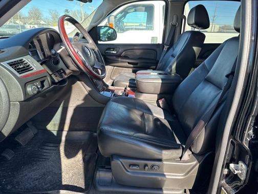 2008 Cadillac Escalade ESV Standard