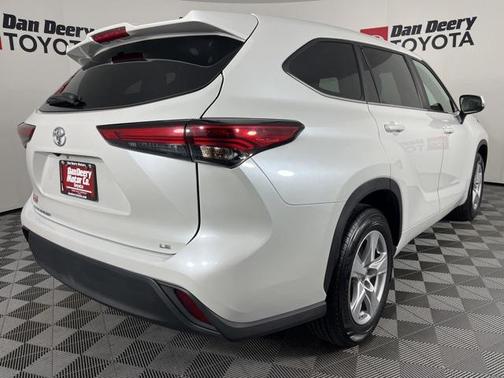 2023 Toyota Highlander LE