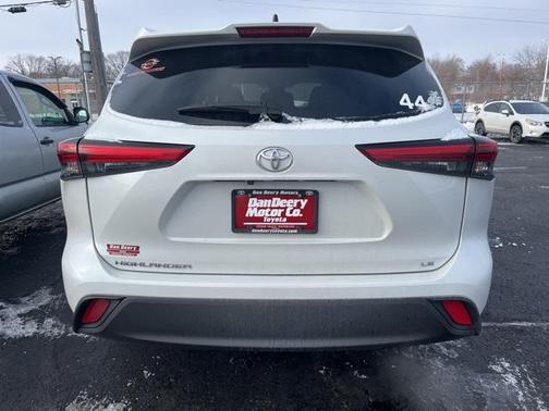 2023 Toyota Highlander LE