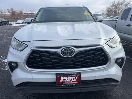 2023 Toyota Highlander LE