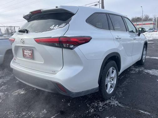 2023 Toyota Highlander LE