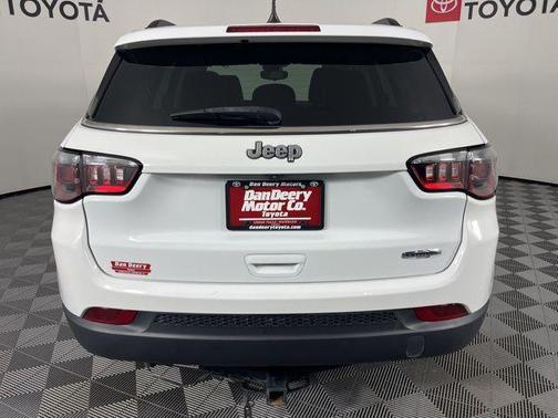 Bright White Clearcoat 2022 Jeep Compass Latitude