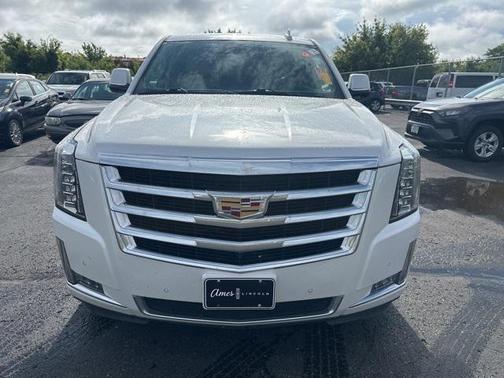 2019 Cadillac Escalade ESV Luxury
