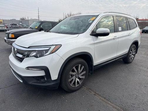 Platinum White Pearl 2022 Honda Pilot AWD Black Edition