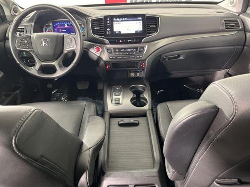 2022 Honda Pilot AWD Black Edition