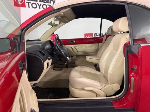 2009 Volkswagen New Beetle S