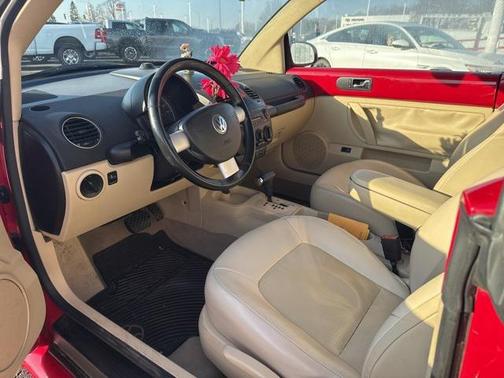 2009 Volkswagen New Beetle S