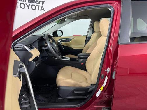 Pearl 2022 Toyota RAV4 LE