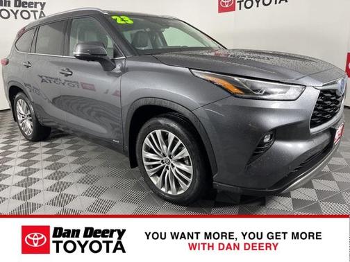 2023 Toyota Highlander Hybrid Platinum