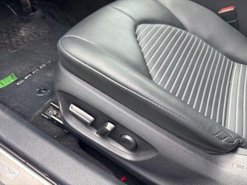 Ice Cap 2024 Toyota Camry SE