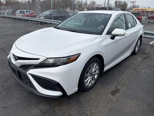 Ice Cap 2024 Toyota Camry SE