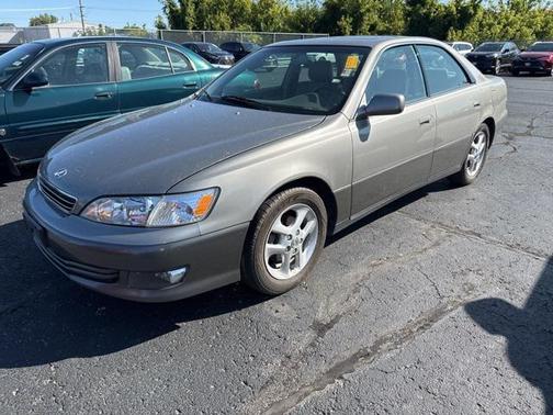 2000 Lexus ES 300 Base