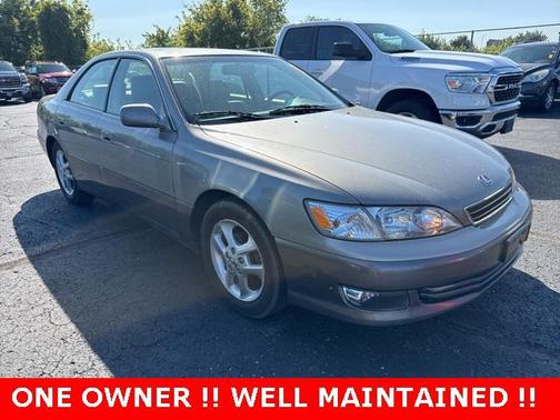 2000 Lexus ES 300 Base