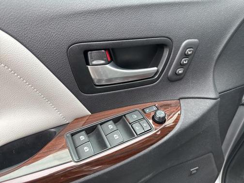 2017 Toyota Sienna Limited Premium