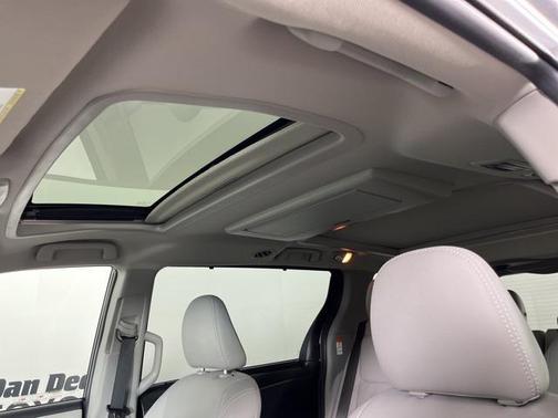 2017 Toyota Sienna Limited Premium