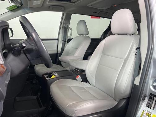 2017 Toyota Sienna Limited Premium