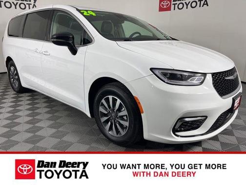 2024 Chrysler Pacifica Hybrid Select