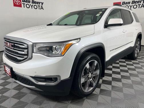 White Frost Tricoat 2019 GMC Acadia SLT-2