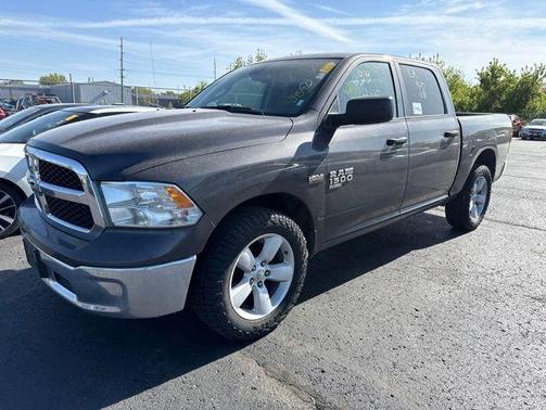 Granite Crystal Metallic Clearcoat 2023 RAM 1500 Classic SLT