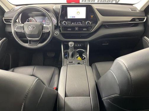 Wind Chill Pearl 2023 Toyota Highlander XLE