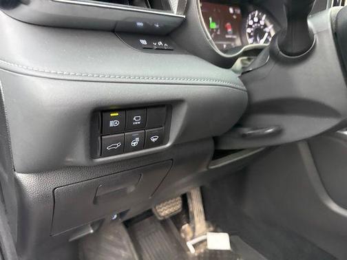 Midnight Black Metallic 2022 Toyota Highlander Platinum