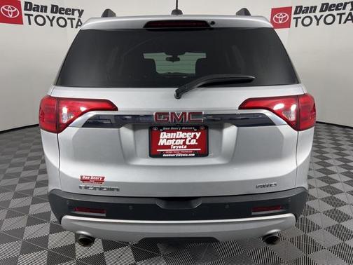 2017 GMC Acadia SLE-2