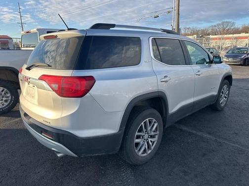 2017 GMC Acadia SLE-2